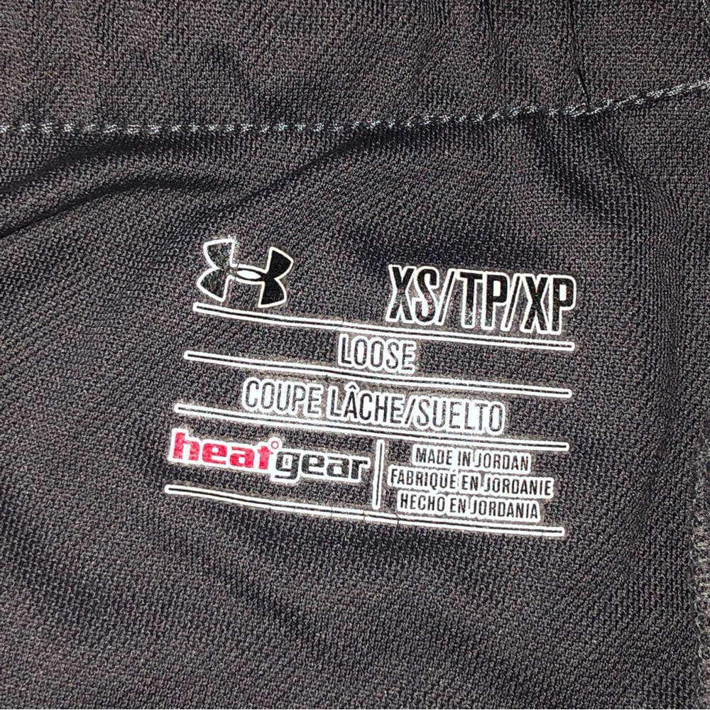 Women’s Under Armour shorts- size xs - Picture 3 of 7